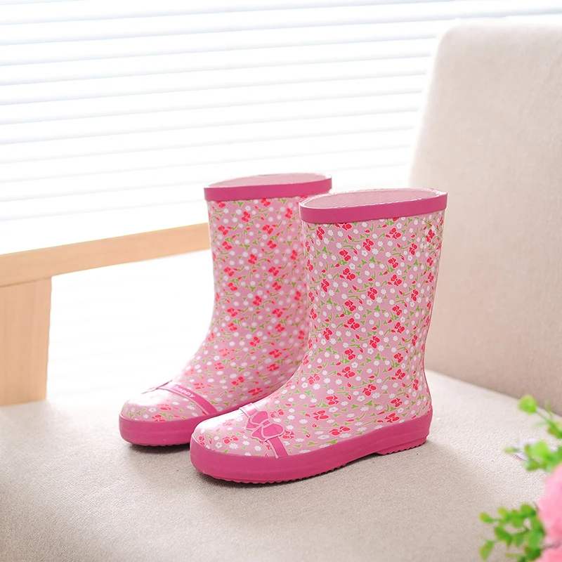 Для маленьких девочек обувь 2 года прекрасный Обувь с цветочным орнаментом