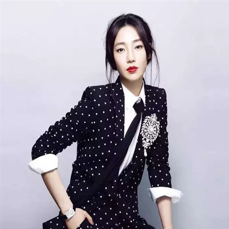 Jeon Ji Hyun, на заказ, перламутровые значки, брошь, высокое качество, корона, примечания, Ретро стиль, грудь, игла, 214