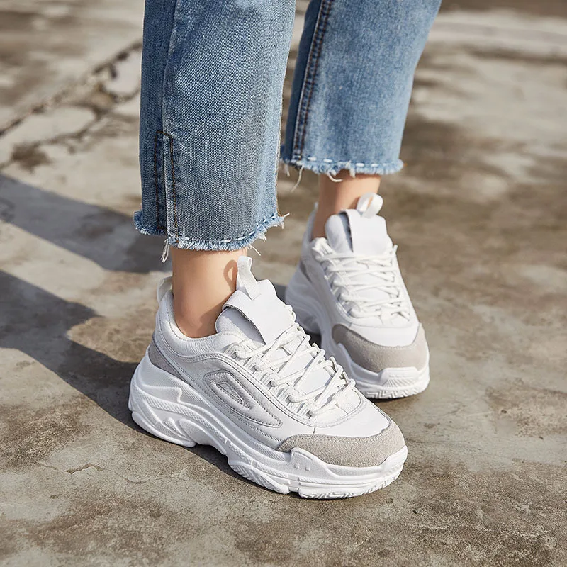 Новинка кожаные женские белые кроссовки на платформе коллекция 2018 года модная