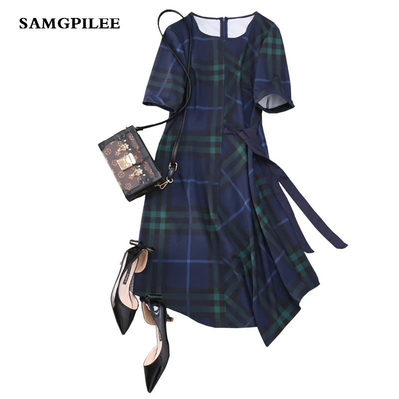 Женские клетчатые платья Vadim весенние до колена с коротким рукавом и поясом