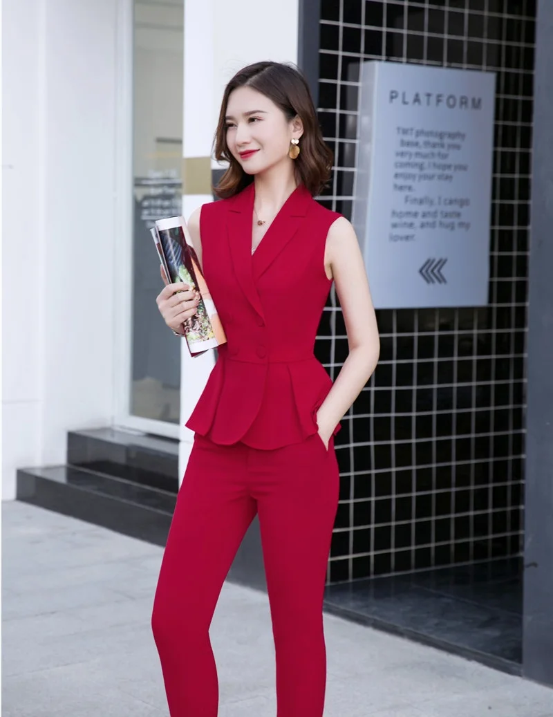 Женский деловой костюм с пиджаком и брюками красный офисный брючный блейзер