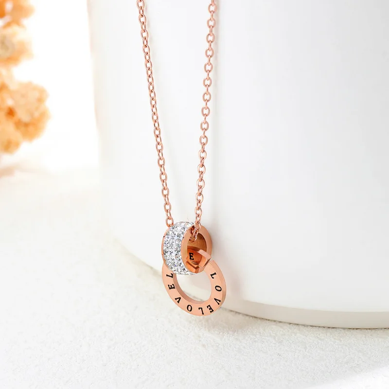 Ожерелье с буквенным цирконием два круга розовое золото титановая сталь женские