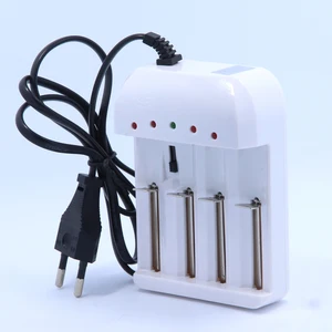 Универсальное зарядное устройство с 4 слотами и регулировкой напряжения для литий-ионных и никель-металлогидридных перезаряжаемых батарей 16340 18650 26650