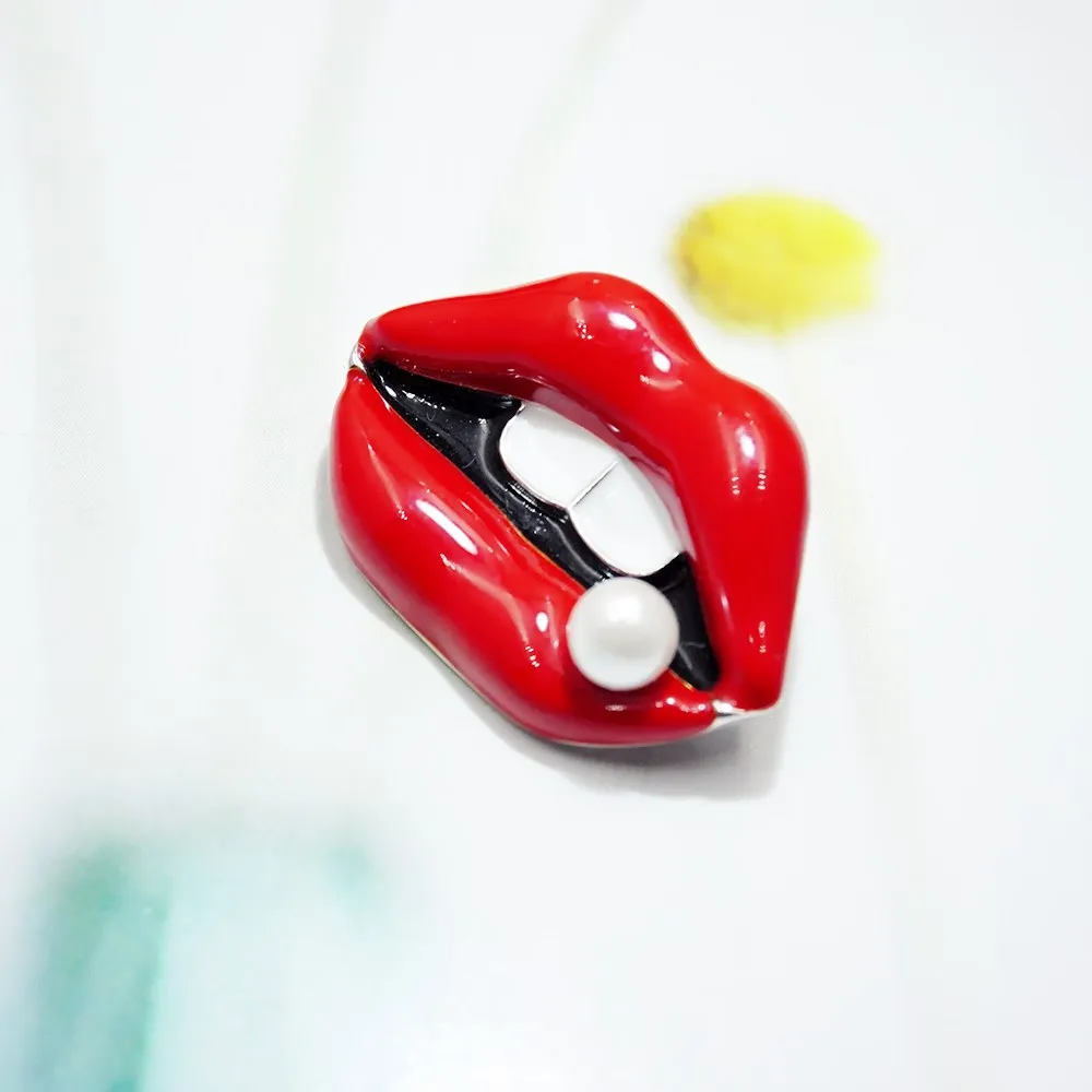 Новая Корейская брошь модные пикантные помада эмаль имитация жемчуга с губами