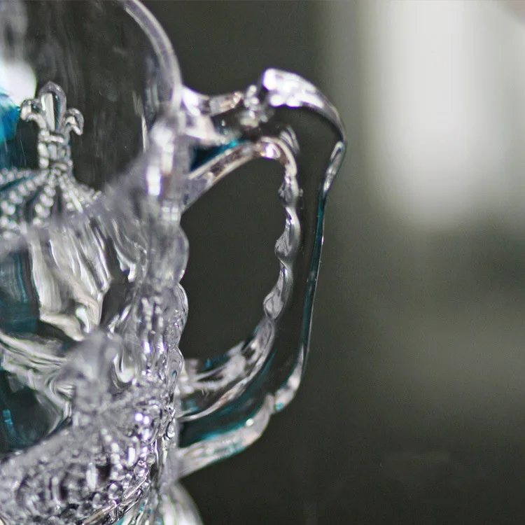 

New arrival KEYAMA 1pcs Colored glass Bourbon retro embossed crown glass of cold water bottle Water Pots Kettles Home decoration