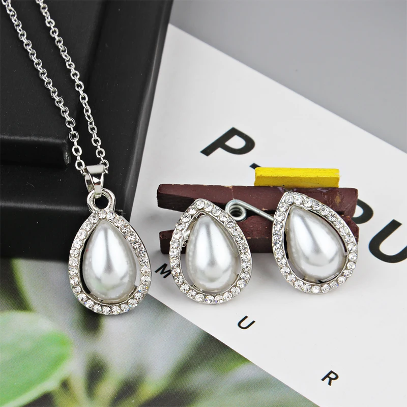 Sweet Woman Pendant Necklace Earrings Set Crystal Pearl Dripping Personality Evening Dress Assembled Jewelry 2018 | Украшения и