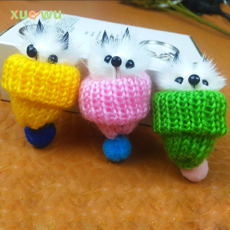 

Брелок для ключей с помпоном из кроличьего меха
