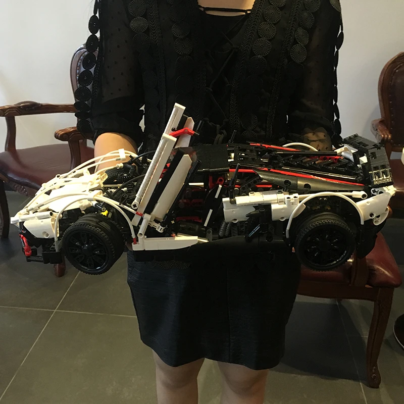 В наличии 23006 MOC Technic серия хэтчбек Тип гоночный автомобиль 2838 шт. строительные