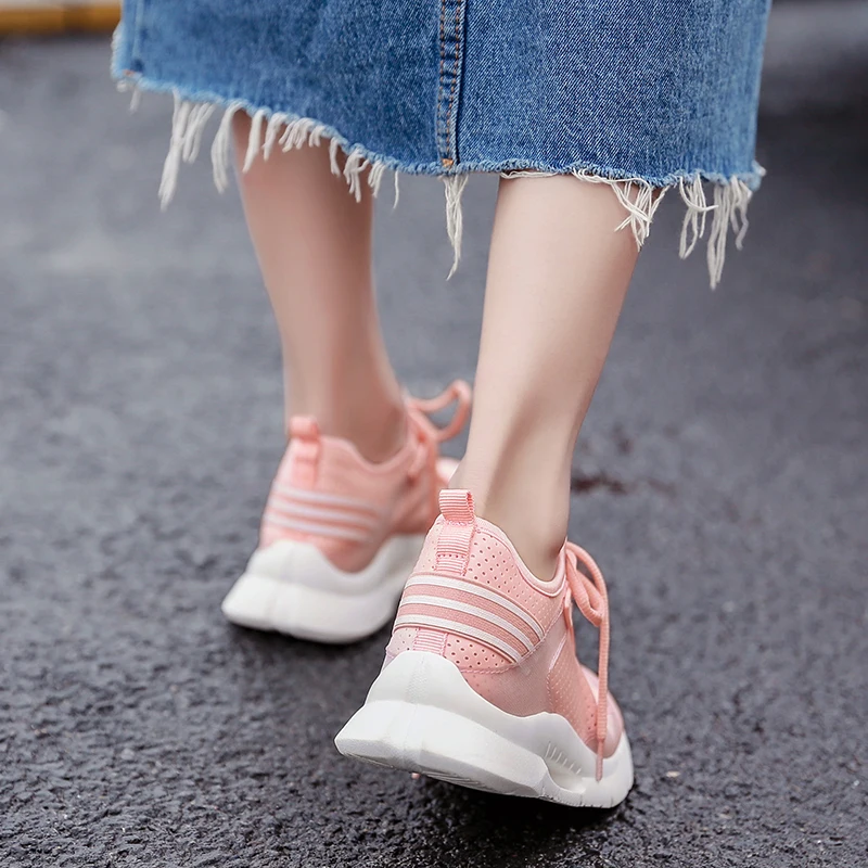 Кроссовки женские на шнуровке Вулканизированная подошва плоская дышащие