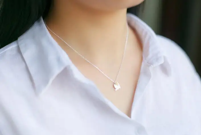 Мило реально. Ожерелье из серебра 925 пробы с подвеской в виде слона и золотого