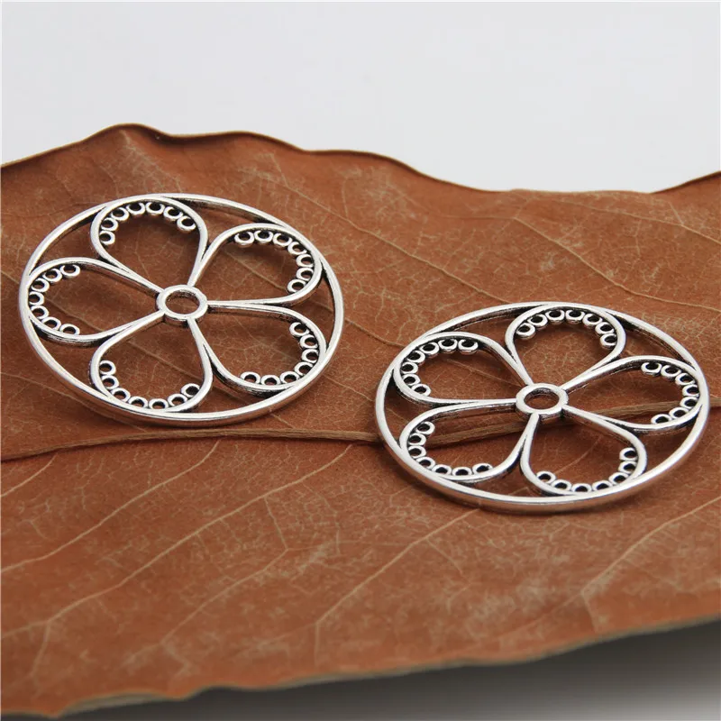 Подвески с цветами природы серебристые 37 мм 10 шт. A2980