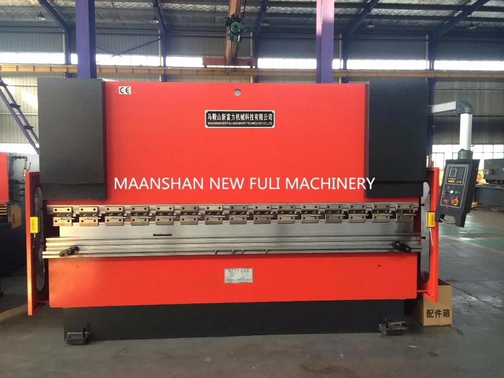 Гидравлический nc листогибочный пресс с инженерным обслуживанием CNC