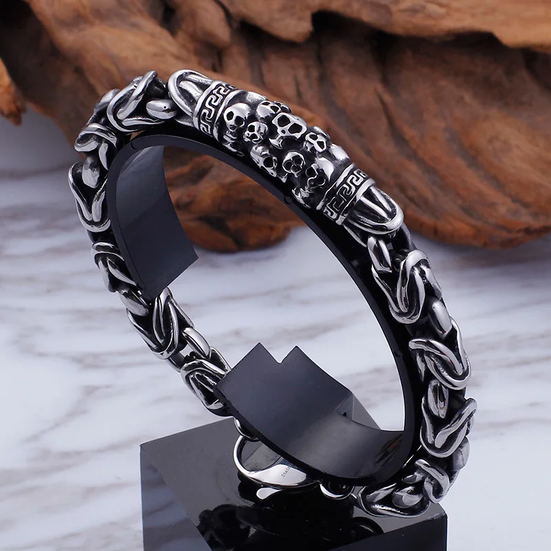 

Titanium steel personality retro fashion men's skull pattern smooth bracelet