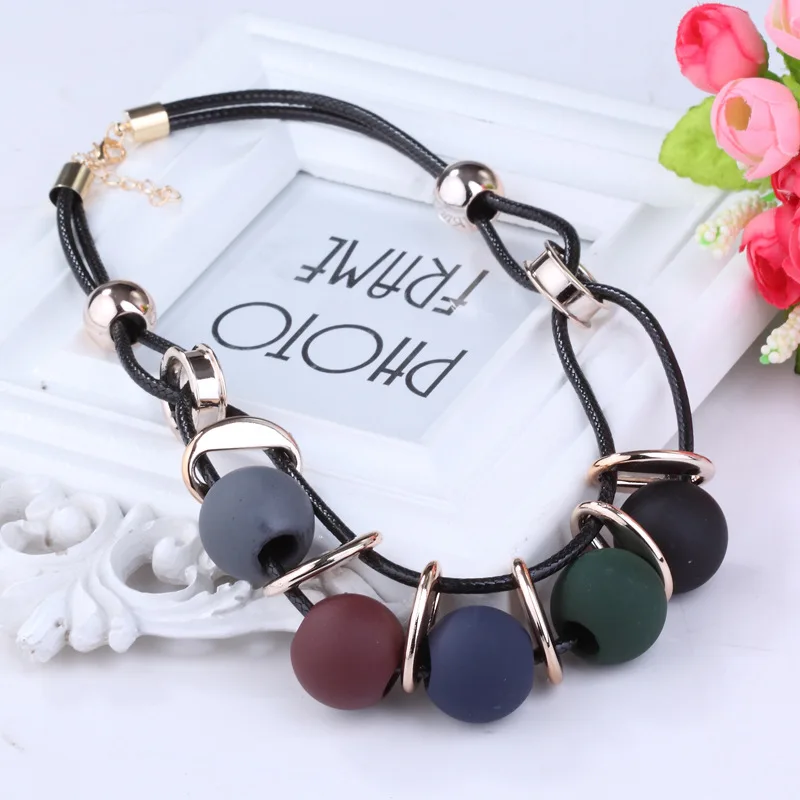 Nuovi cerchi palla perla simulata pendente della collana lunga donna catena nera gioelleria raffinata e alla moda del regalo все