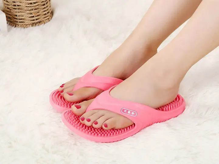 Новинка; Повседневная модная обувь; Прямая с фабрики; летние шлепанцы; нескользящая Массажная подошва; домашние Тапочки для ванной и улицы; пляжные женские тапочки на плоской подошве