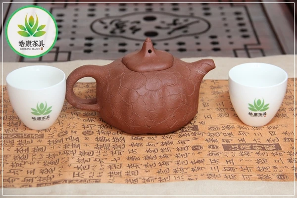 Натурального цвета настоящий исинский китайский чайник из красной глины для
