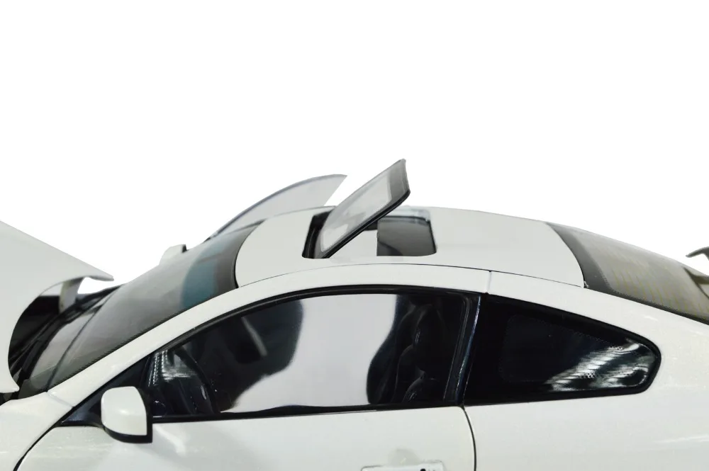 Модель Paudi 1/18 1:18 1 18 масштаб Infiniti G37 coupe 2013 белая литая модель автомобиля Игрушечная