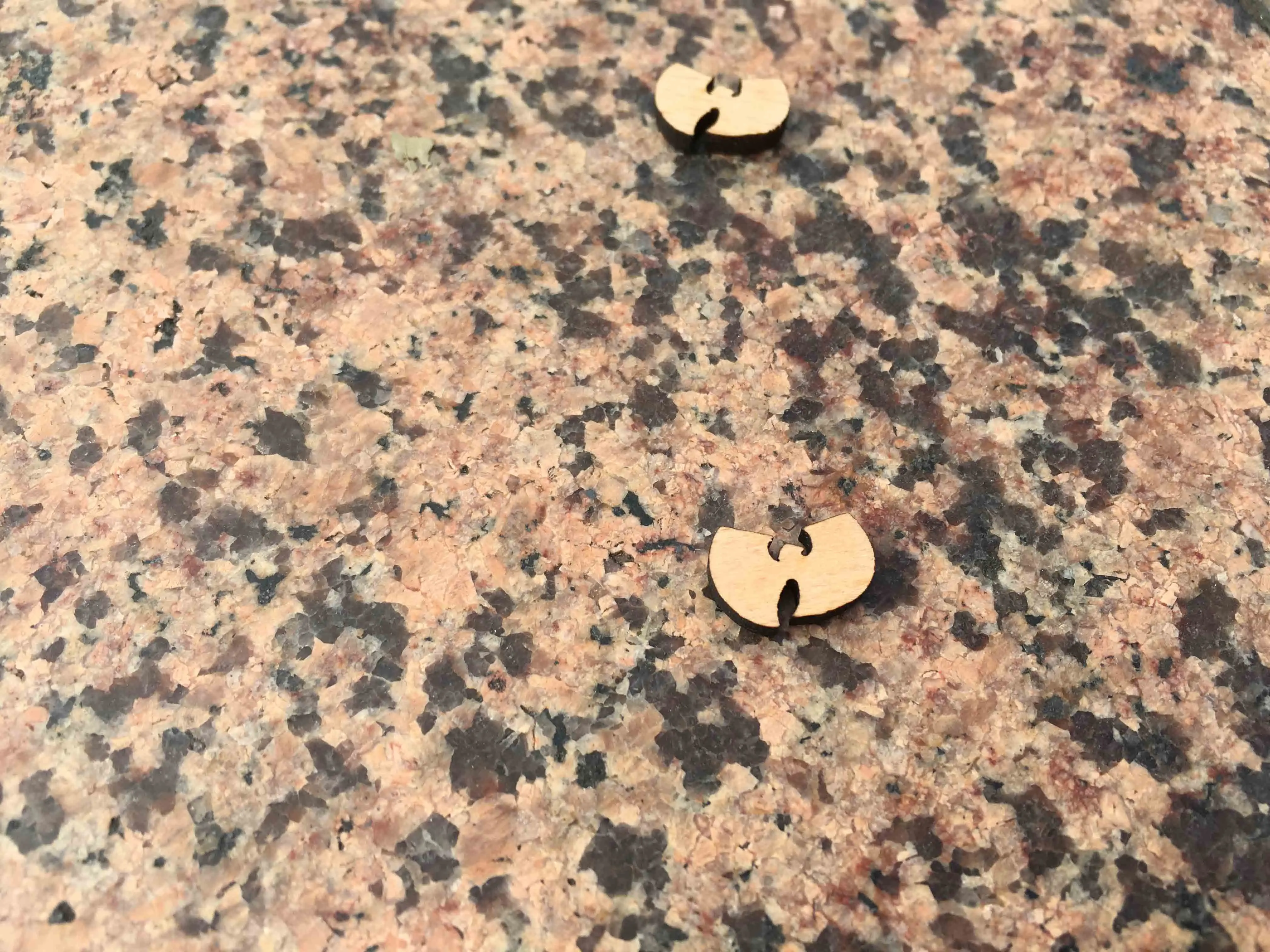 Wu Tang деревянные серьги с лазерной гравировкой в стиле хип хоп музыкальные