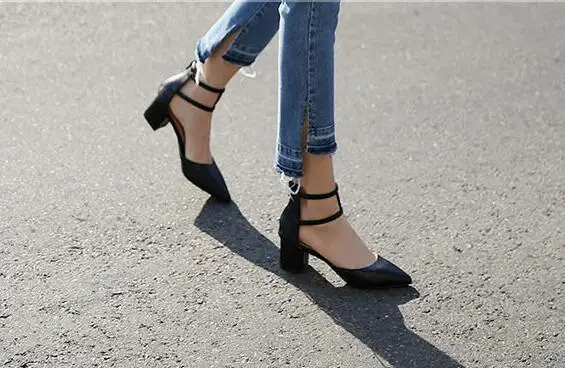 Женские туфли-лодочки на среднем каблуке черные бежевые туфли из искусственной