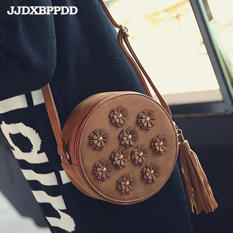 Женская сумка мессенджер JJDXBPPDD с круглым цветком и кисточками тканая через плечо