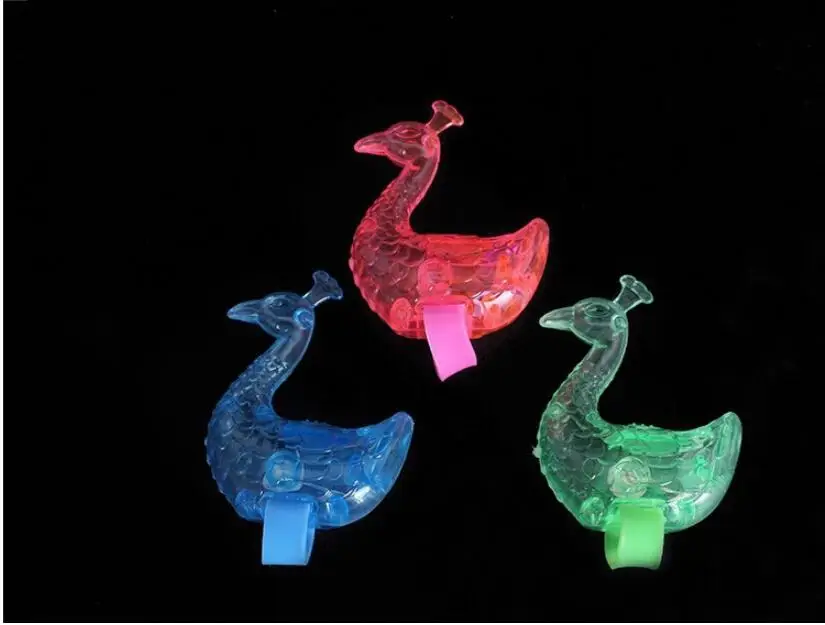 Светящиеся Кольца павлина для детей 2 шт. 7 цветов подарок на день рождения и