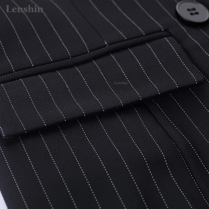 Женское платье в полоску Lenshin черное облегающее офисное без рукавов с двумя карманами и V образным вырезом на