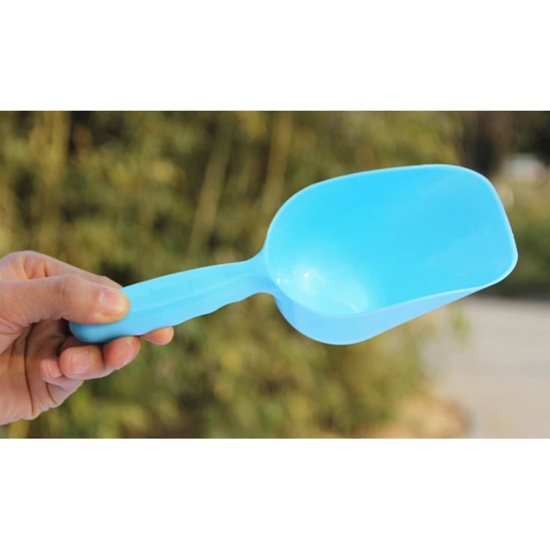 Продукт для домашних животных - лопатка для собачьей пищи высокого качества, портативная, в ярких цветах, ложка для питомцев маленьких кошек и щенков, кормовые принадлежности.
