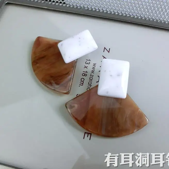 Q HUANZHI дизайн Геометрические нерегулярные мраморный узор камень Sice Смола длинные капли ацетатная Серьга для женщин девочек вечерние ювелирные изделия - Окраска металла: Q