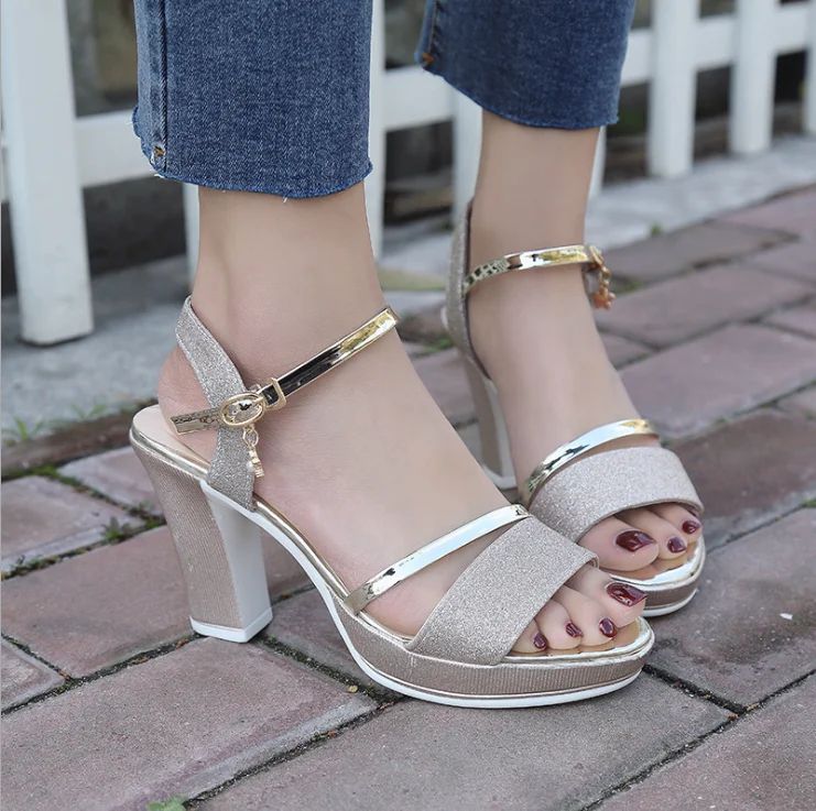 2018 г. летняя обувь на платформе золотого и серебряного цвета модные женские