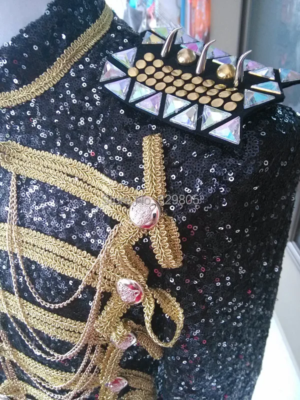 Мужской пиджак с кисточками эполлет золотыми цепочками и блестками верхняя