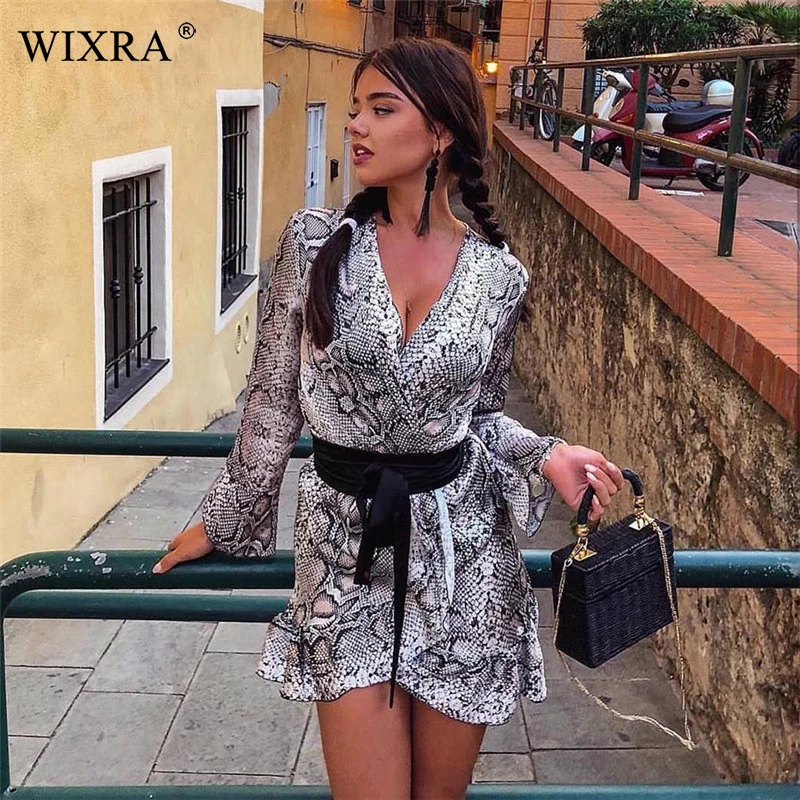 Женское мини-платье Wixra платье со змеиной кожей с треугольным вырезом и оборками