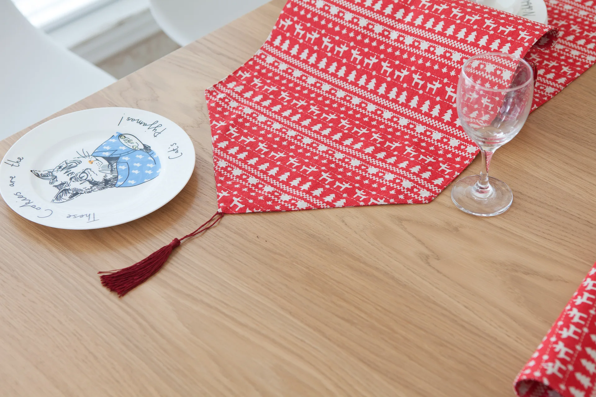 Скатерть для столовой Рождественская елка/лосей стола с кисточками Tafelloper