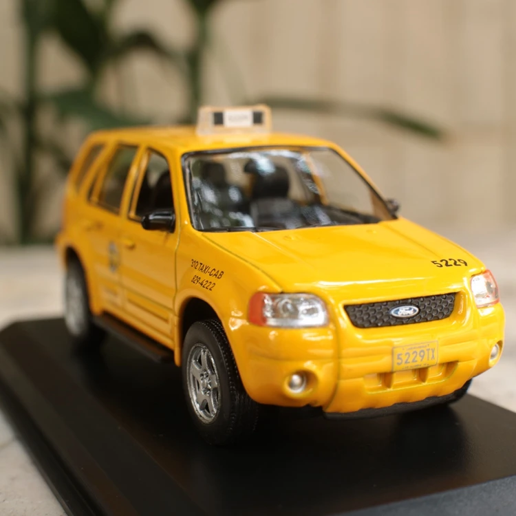 Модель автомобиля Ford 312 taxi escape hybrid chicago 2005 1:43 модель из сплава оригинальная