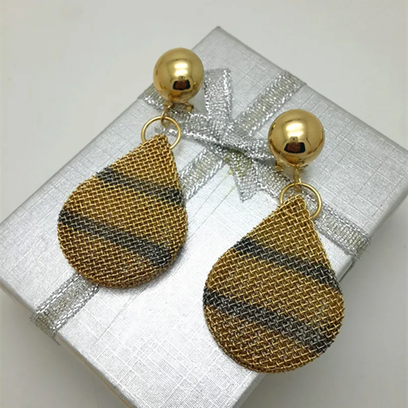 Комплект ювелирных изделий большие серьги-кольца ожерелье с подвеской женские