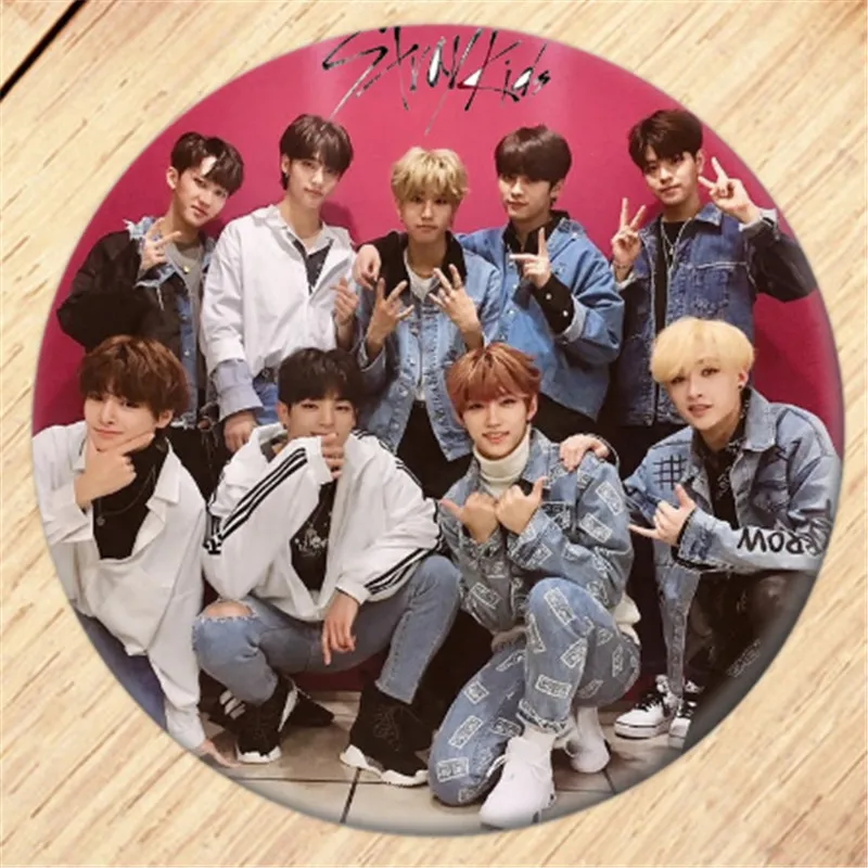 1 шт. Kpop защищает детей значок косплея взрыва Чан ли Феликсом Брошь булавка коллекция Значки для рюкзаков украшения 18759
