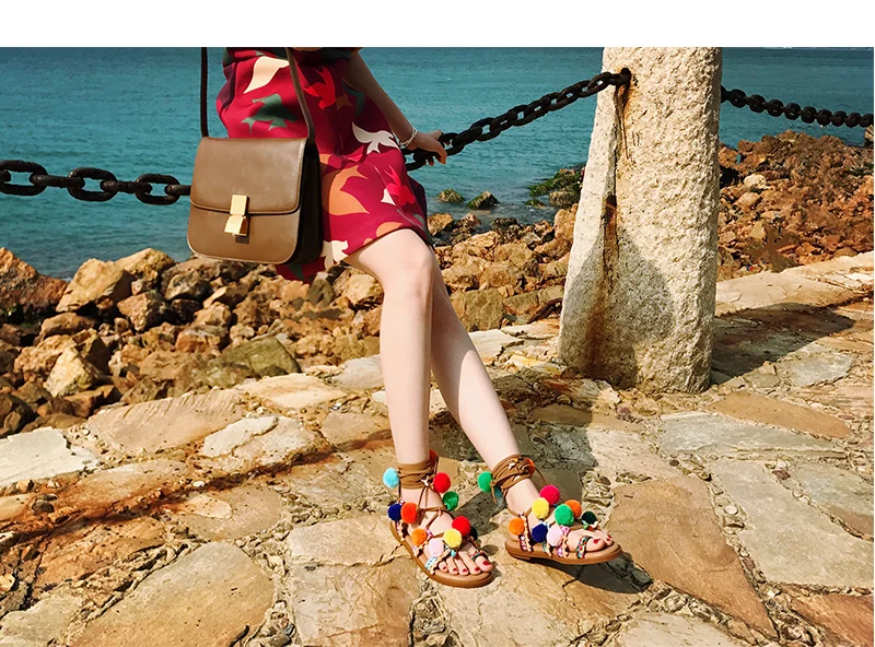 Брендовые дизайнерские разноцветные Вьетнамки с помпонами и бахромой