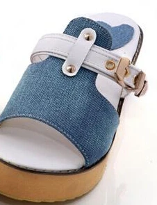 Новинка Красивые женские сандалии и шлепанцы Модные на платформе Пляжная обувь