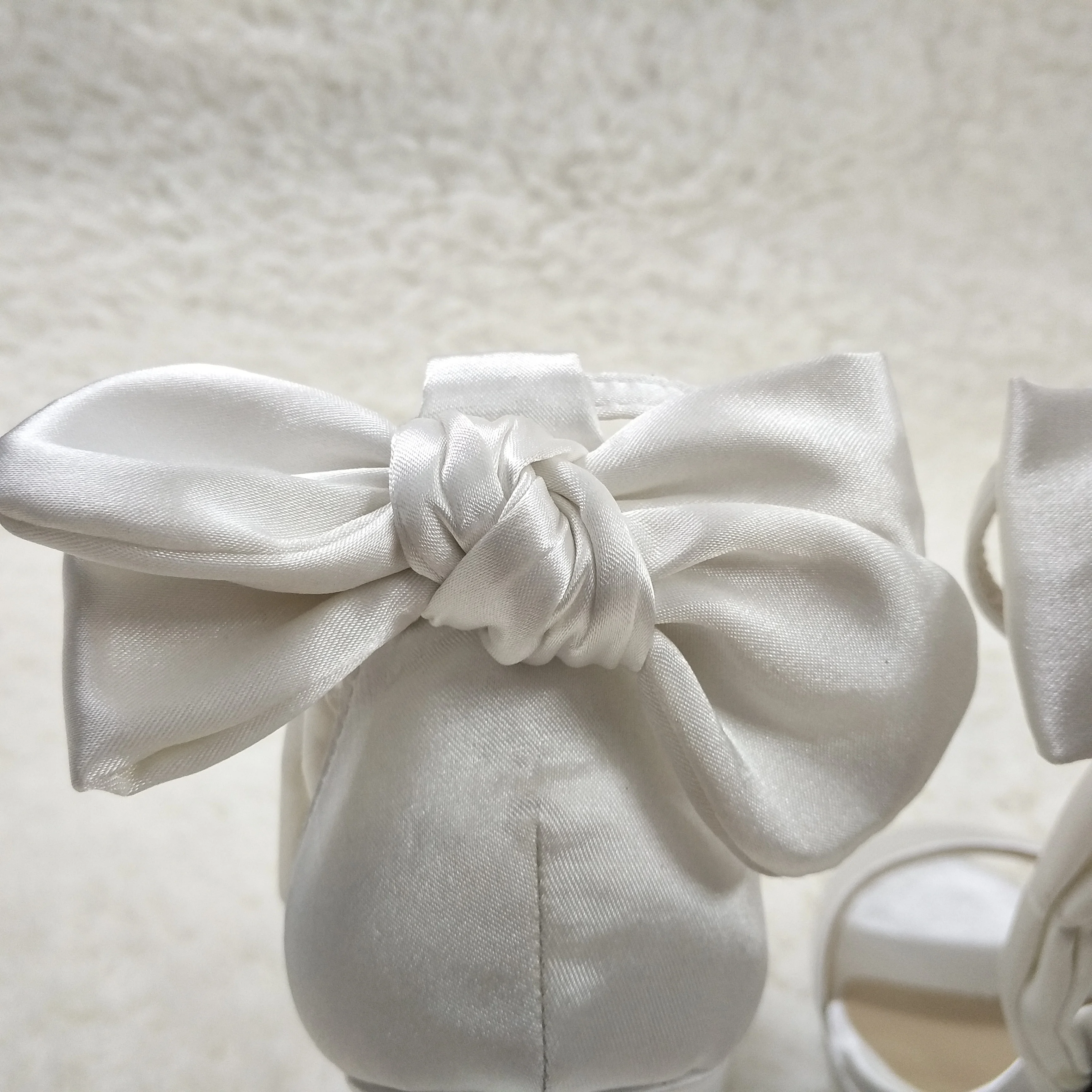 Женские босоножки на высоком каблуке шпильке пикантные вечерние туфли с