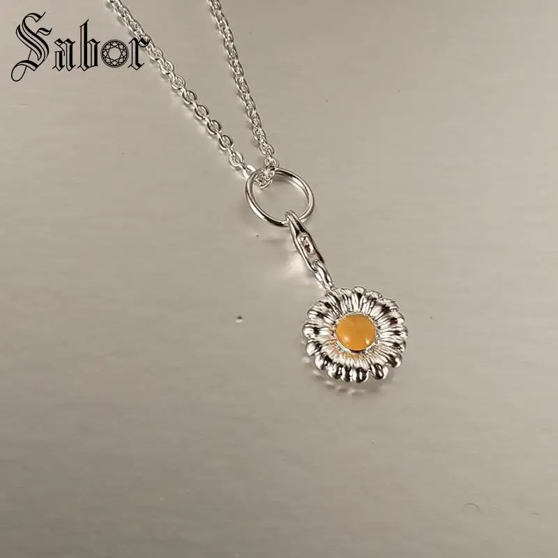 Модные посеребренные Подвески Diy с маленькой маргариткой подходят для браслетов