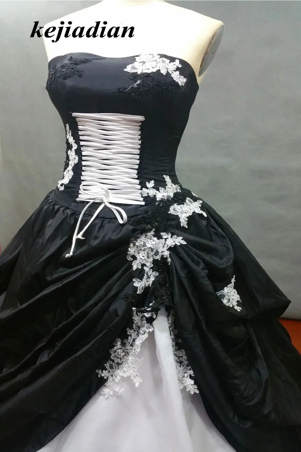 Белое и черное свадебное платье готическое бальное платье vestidos De Novia свадебное платье Сделанные на заказ классические садовые Свадебные Сексуальные Уникальные