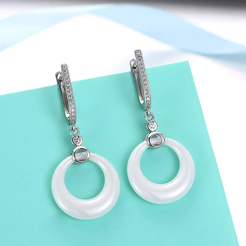 Женские серьги с керамическим цирконием белые/черные свадебные в виде кластеров