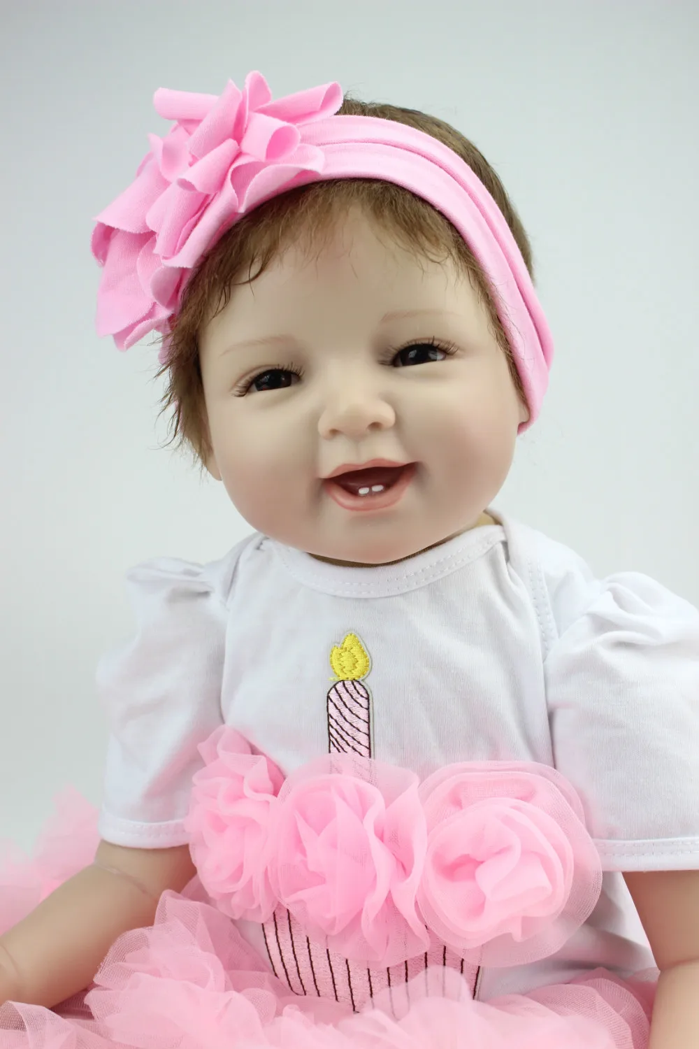 

Reborn Baby Doll Soft Vinyl Silicone Lifelike 22Inch Realistic dolls for kids Reborn Baby Dolls for Girl Gifts Bonecas