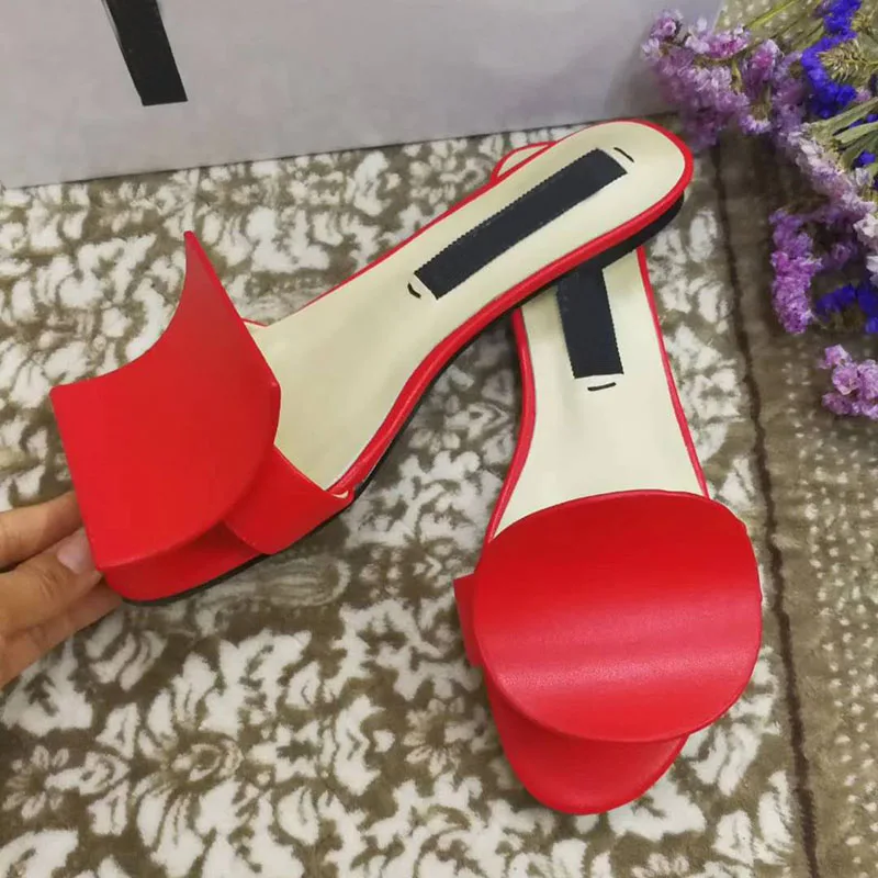 Женские тапочки с открытым носком модные сандалии круглым квадратным украшенные