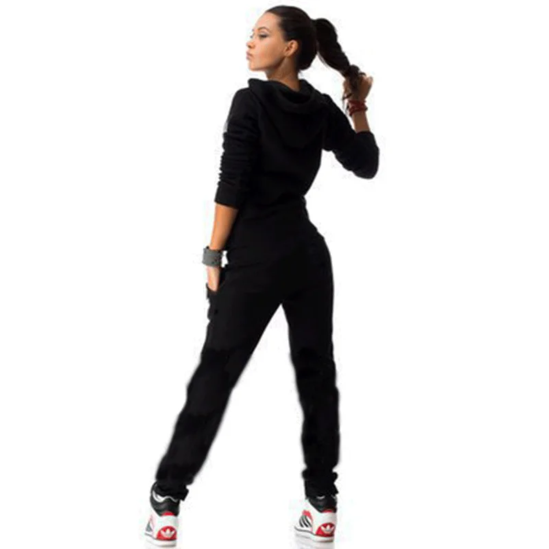 Осенний замшевый спортивный костюм комплект одежды с капюшоном буквенным