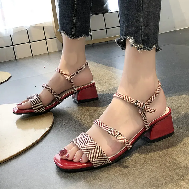 Новинка 2019 года летние старинные сандалии женские самые популярные туфли на