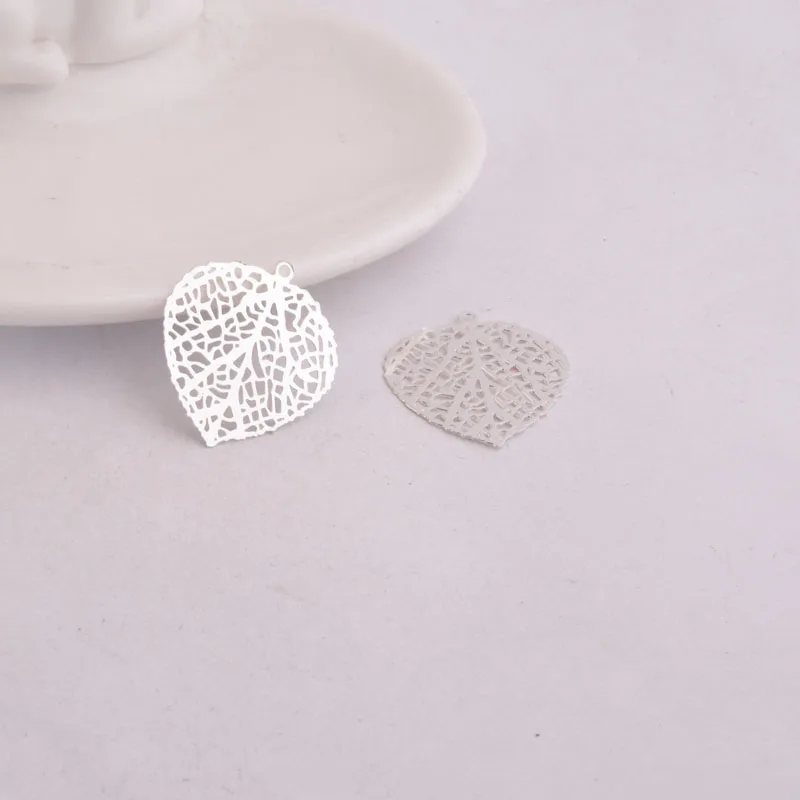 50pcs AC4515 25mm*26mm Leaves Prints Charms Brass Metal Hearts Jewelry Accessories - Окраска металла: Silver