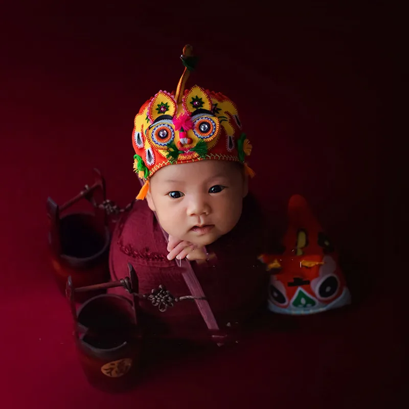 Фон для фотографирования новорожденных с изображением Реквизит повязка на голову с цветочным рисунком Victoria шляпка с перьями, декоративное кружево лицевая вуаль принцессы с капюшоном; детская шапка; шапка в шляпа с цветочным узором