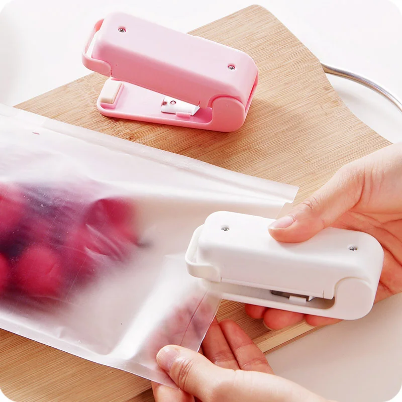 

QuickDone Vacuum Food Sealer Plastic Bag Heat Sealing Snacks Sealer Machine Poly Tubing Plastic Bag Kit Tool KC1618