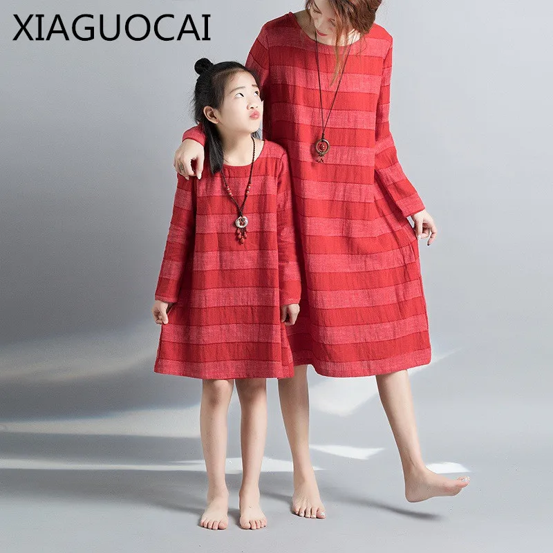 XiaGuoCai/Новинка 2017 года одинаковые комплекты для семьи сезон осень платье мамы и