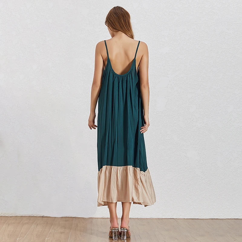 Женское платье без рукавов TWOTWINSTYLE белое свободное составного кроя с круглым